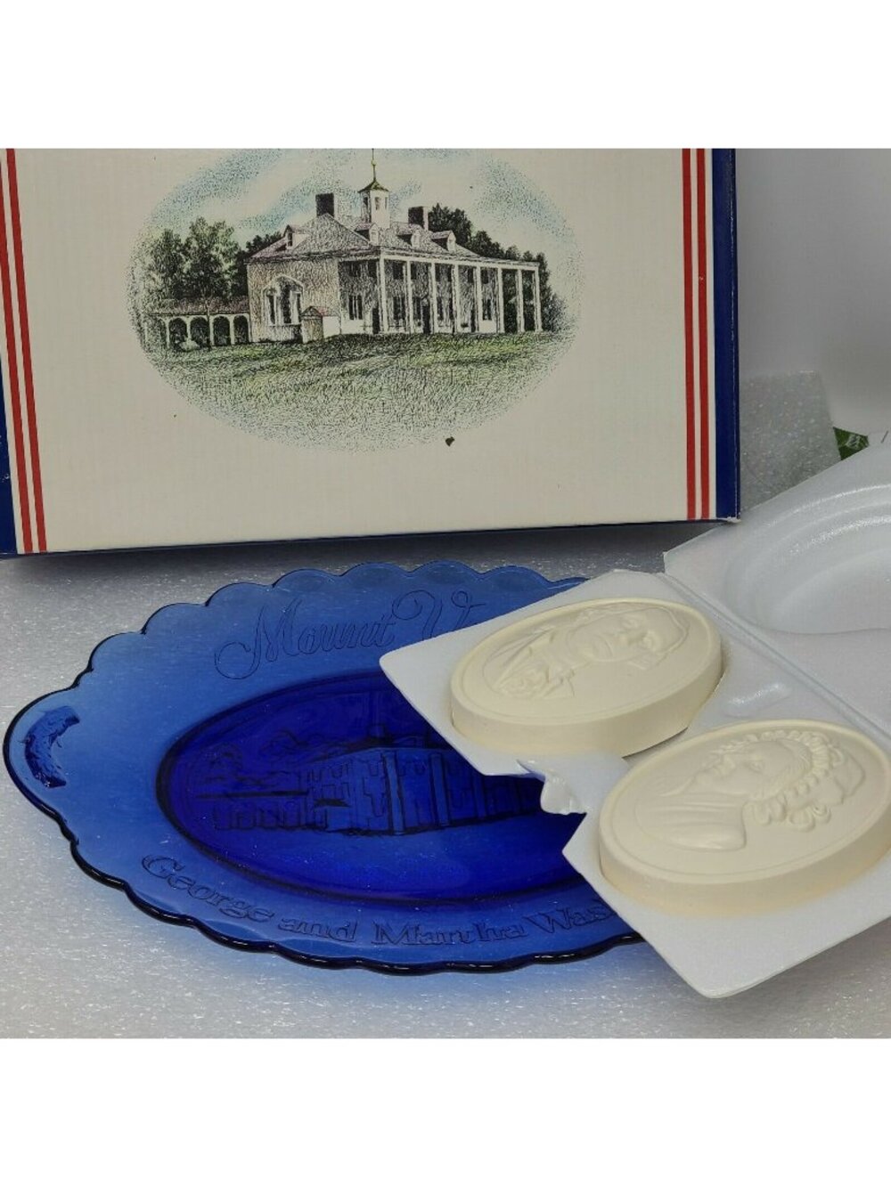 Vintage Avon Mount Vernon Cobalt Blue Plate w/George & Martha Washington Soaps